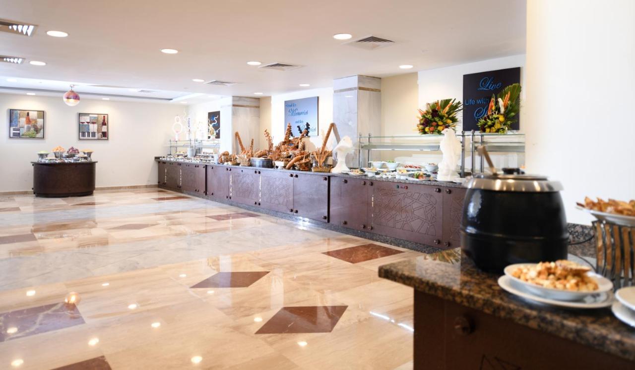 Tolip El Forsan Hotel Ismailia Exterior foto The buffet at the hotel